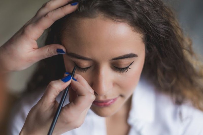 Augenbrauen Eyeliner